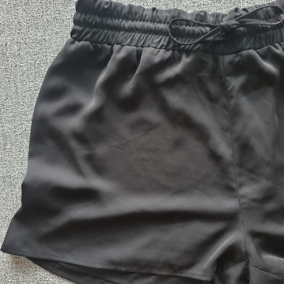 Aritzia Talula Black Shorts - Picture 3 of 10